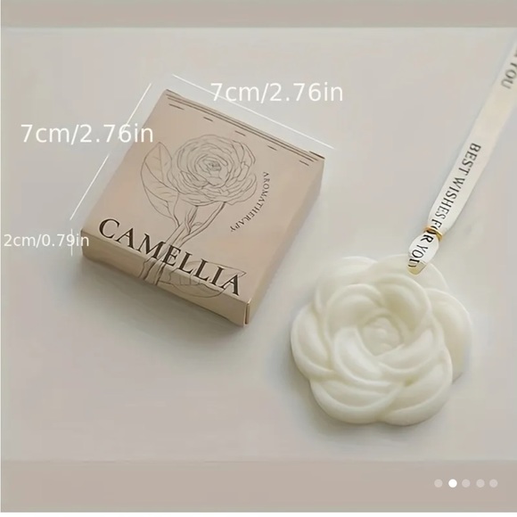 NIB Camellia Fragrance Wax Pendant - Picture 8 of 9
